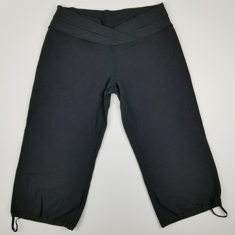 LULULEMON Womens Capri Yoga Pants Loose Fit Black
